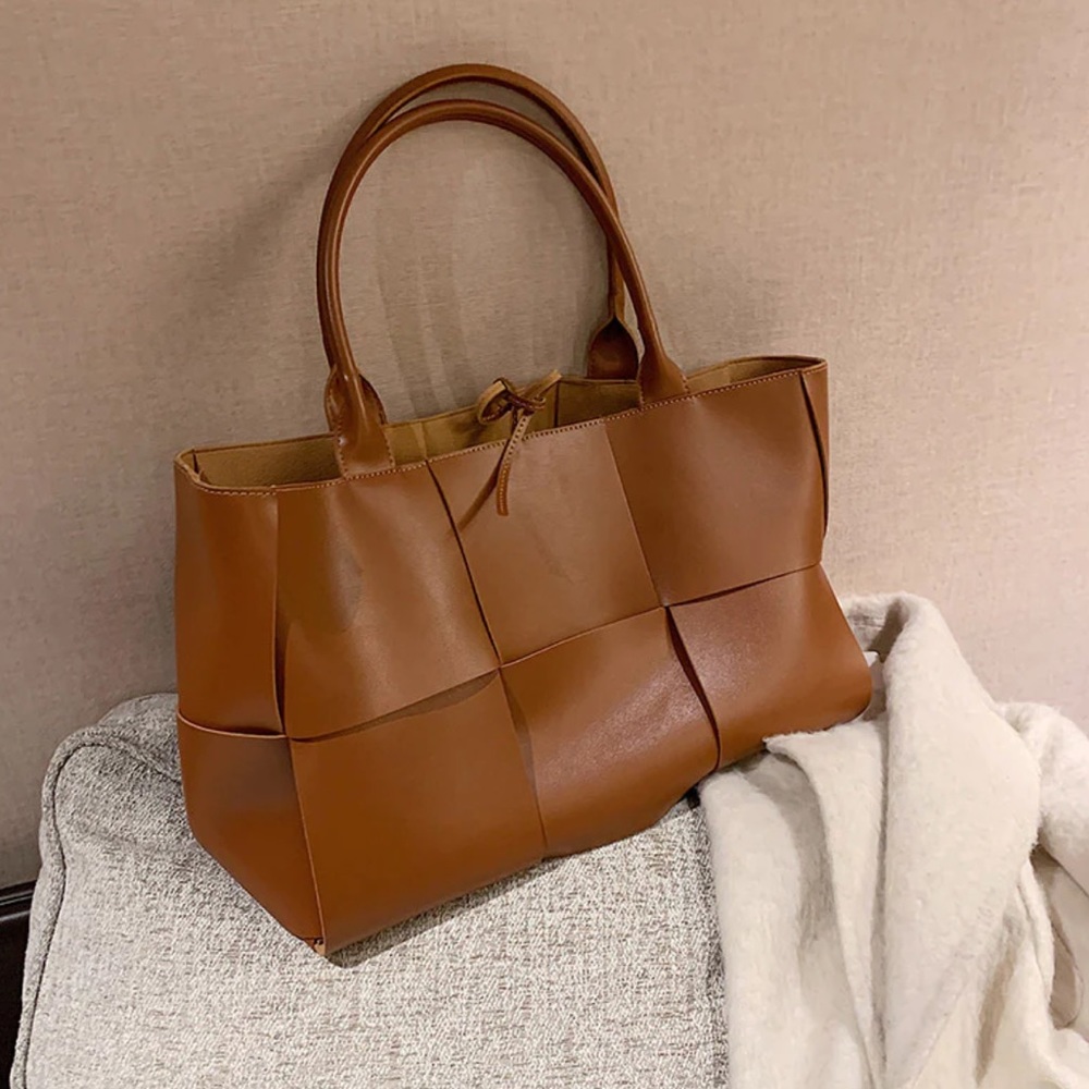 WOVEN TOTE BAG